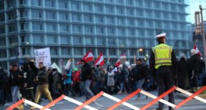 Više od 40.000 ljudi na protestima u Beču protiv mjera