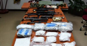 Policija kod Sarajlije pronašla veliku količinu droge i oružja