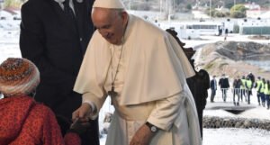 Papa Franjo pozvao na globalnu akciju rješavanja problema izbjeglica