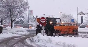 Ovo su prizori iz Slovenije: Snježna oluja prouzrokovala velike probleme