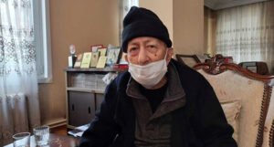 Umirovljeni 101-godišnji ljekar primio četvrtu dozu vakcine