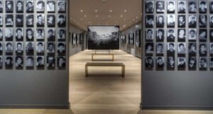 Galerija 11/07/95 posvećena sjećanju na genocid u Srebrenici obilježava deceniju postojanja