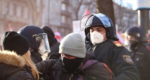 Sukobi policije i demonstranata u Beču