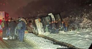 Prevrnuo se autobus pun putnika koji je vozio za Austriju, 17 povrijeđenih
