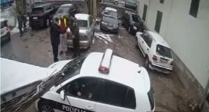 Policajac tukao mladića na parkingu u Sarajevu, oglasio se i MUP
