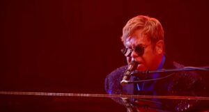 Elton John ima koronu, otkazao dva nastupa