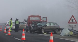 Audi bh. tablica udario u stub na autoputu u Hrvatskoj, poginula žena