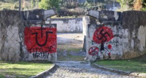 Oskrnavljeno Partizansko groblje u Mostaru