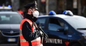 Italija ukida nošenje maski na otvorenom, ponovo otvara noćne klubove