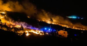 Veliki požar u Dalmaciji primicao se kućama