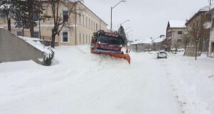 Zbog snježnih nanosa obustavljen teretni promet između Šuice i Kupresa