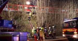 Dva voza se sudarila u blizini Minhena: Jedna osoba poginula, desetine povrijeđenih