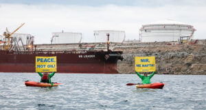 Protest aktivista Greenpeacea na Krku protiv uvoza ruske nafte