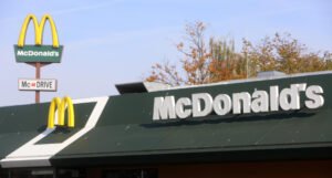 McDonald's se povlači iz Rusije, Starbucks obustavlja sve poslovne aktivnosti