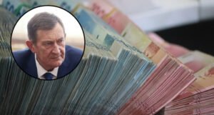 Ministar u kafiću zaboravio 20.000 eura u kešu: Jedna velika škola, ali šta da se radi