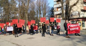 U Banjaluci održan osmomartovski marš: “Siguran porođaj je političko pitanje”