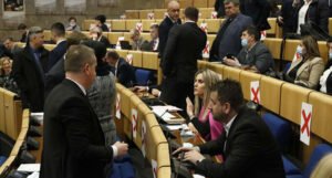 Zastupnici u Parlamentu FBiH osudili rusku agresiju i zadužili Vladu da pomogne izbjeglicama