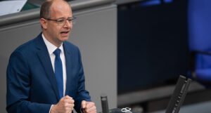 Zastupnik u Bundestagu o BiH: Prestanimo se lagati da se sa ekstremistima može osigurati mir