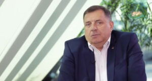 Dodik tvrdi: Prije 10 godina stranci su otimali naše ljude, neki su prolupali