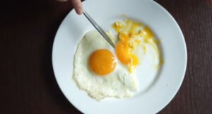 Što bi se događalo s vašim tijelom ako biste svaki dan jeli jaja
