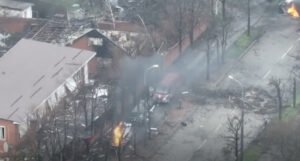Ukrajinci objavili snimku iz Mariupolja, iz zasjede uništavaju ruski konvoj