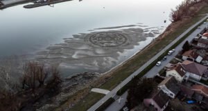 Povukla se rijeka u Hrvatskoj, u njenom koritu osvanuo neobičan prizor