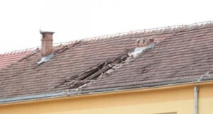 Tokom zemljotresa urušio se krov osnovne škole u Čapljini