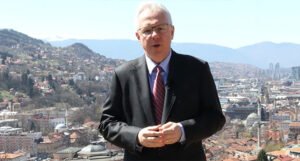 Ambasador Murphy: Odajemo priznanje snazi, čvrstini i otporu građana Sarajeva
