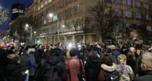 Protest ispred Republičke izborne komisije u Beogradu