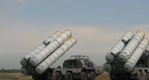 Slovačka donirala Ukrajini raketni sistem S-300