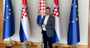 Magazinović uručio pismo Milanoviću: Pokvaren vam je kompas, ali nije kasno za reset