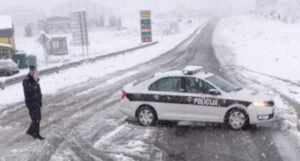 Na ovim putnim pravcima u BiH je saobraćaj otežan zbog snijega