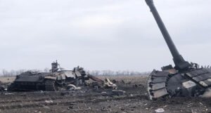 Ukrajinci i dalje uništavaju ruske tenkove i topovsku opremu, Rusi koriste fosforno streljivo!?