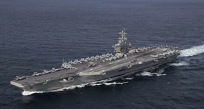 Američka udarna grupa nosača aviona USS Abraham Lincoln u vodama kod Korejskog poluotoka