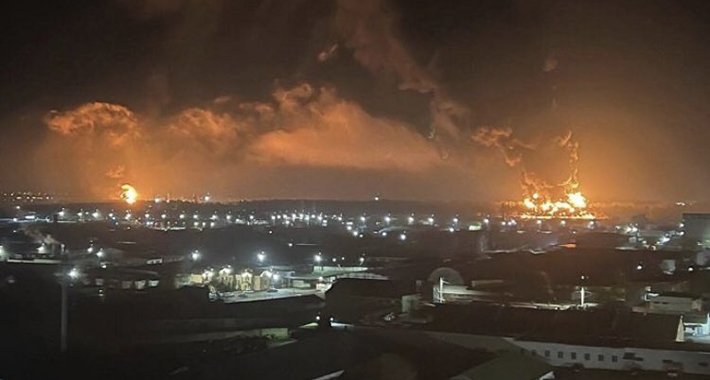 Izbio ogroman požar, gori važan ruski naftovod