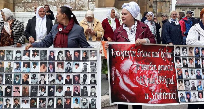 Protest žena Srebrenice u znak sjećanja na genocid i 30 godina opsade Sarajeva