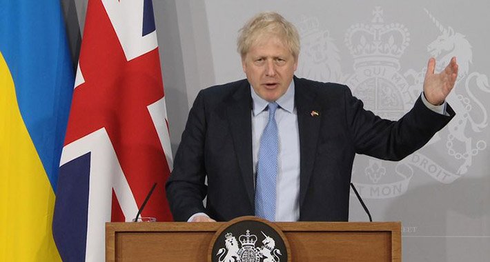 Boris Johnson se vratio na dužnost nakon rutinske operacije