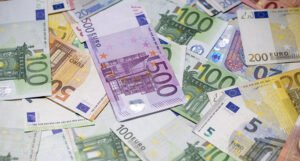 Inflacija u eurozoni dosegla rekordnih 8,9 posto