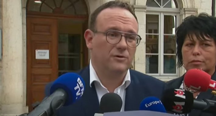 Francuski ministar odbija podnijeti ostavku nakon optužbi za silovanje