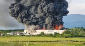 Veliki požar zahvatio fabriku striropora u Bihaću