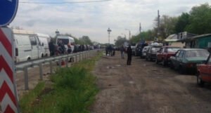 Velika kolona automobila sa stanovnicima Mariupolja kreće prema Zaporižju