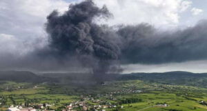 Vatrogasci se i dalje bore s požarom u Bihaću, građanima izdato upozorenje!