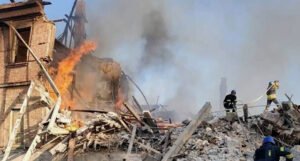 Rusi bombardovali školu, poginulo 60 civila: “Tu su bili samo penzioneri i djeca”