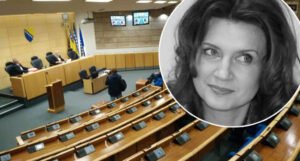 Nakon vijesti o smrti Segmedine Srne Bajramović prekinuta sjednica Parlamenta FBiH