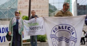 Ekološki aktivisti ispred Parlamenta FBiH: Neka se konačno zaustavi trpanje rijeka u cijevi
