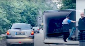 Tragičan ishod nesreće na putu Tuzla – Sarajevo, vozač kamiona preminuo