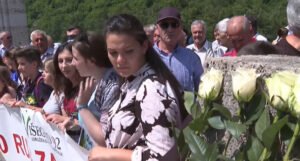 S mosta Mehmed-paše Sokolovića u Drinu bačeno 3.000 ruža