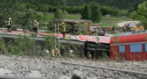Voz iskočio iz šina u Njemačkoj, ima mrtvih