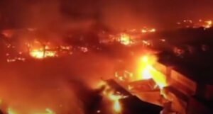 U razornom požaru najmanje 40 mrtvih, među njima i sedam vatrogasaca