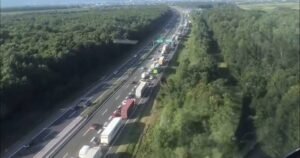 Objavljen snimak nepregledne kolone na autocesti u Hrvatskoj